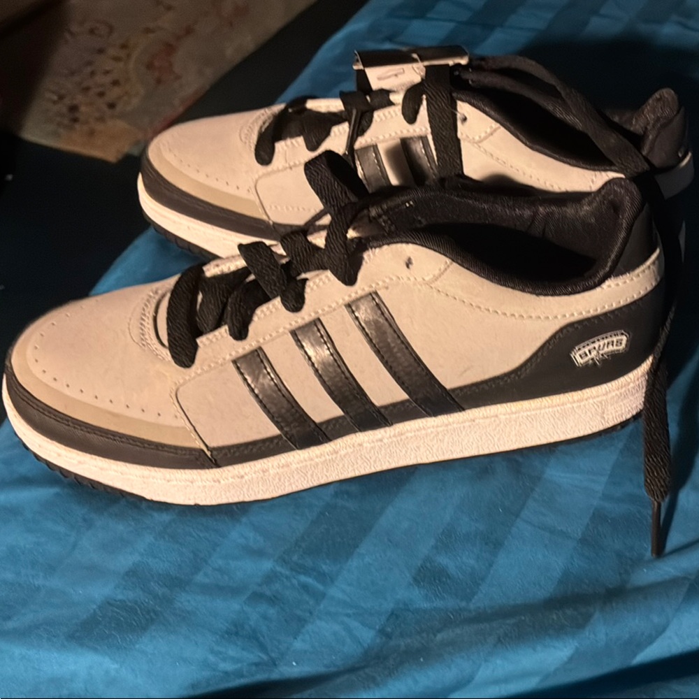 Adidas SA Spurs sneakers